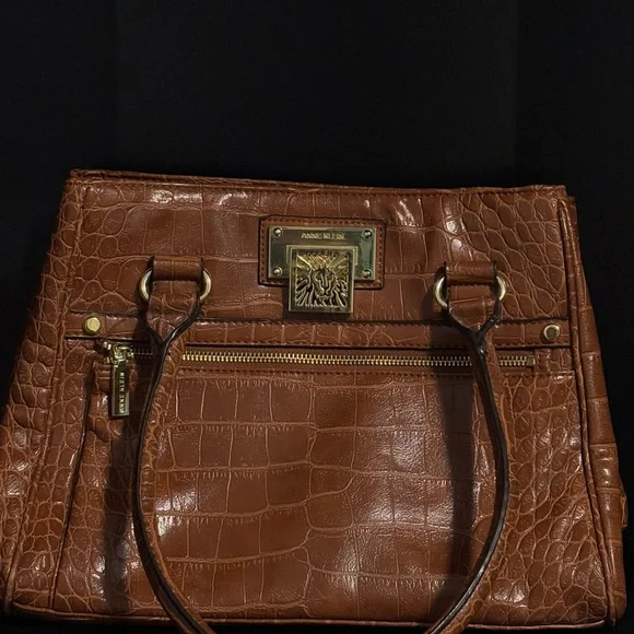 Anne Klein - Picture 2 of 6